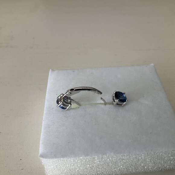 Fabulous NWOT silver & vivid bluish color tanzanite earrings AAA - Picture 3 of 5